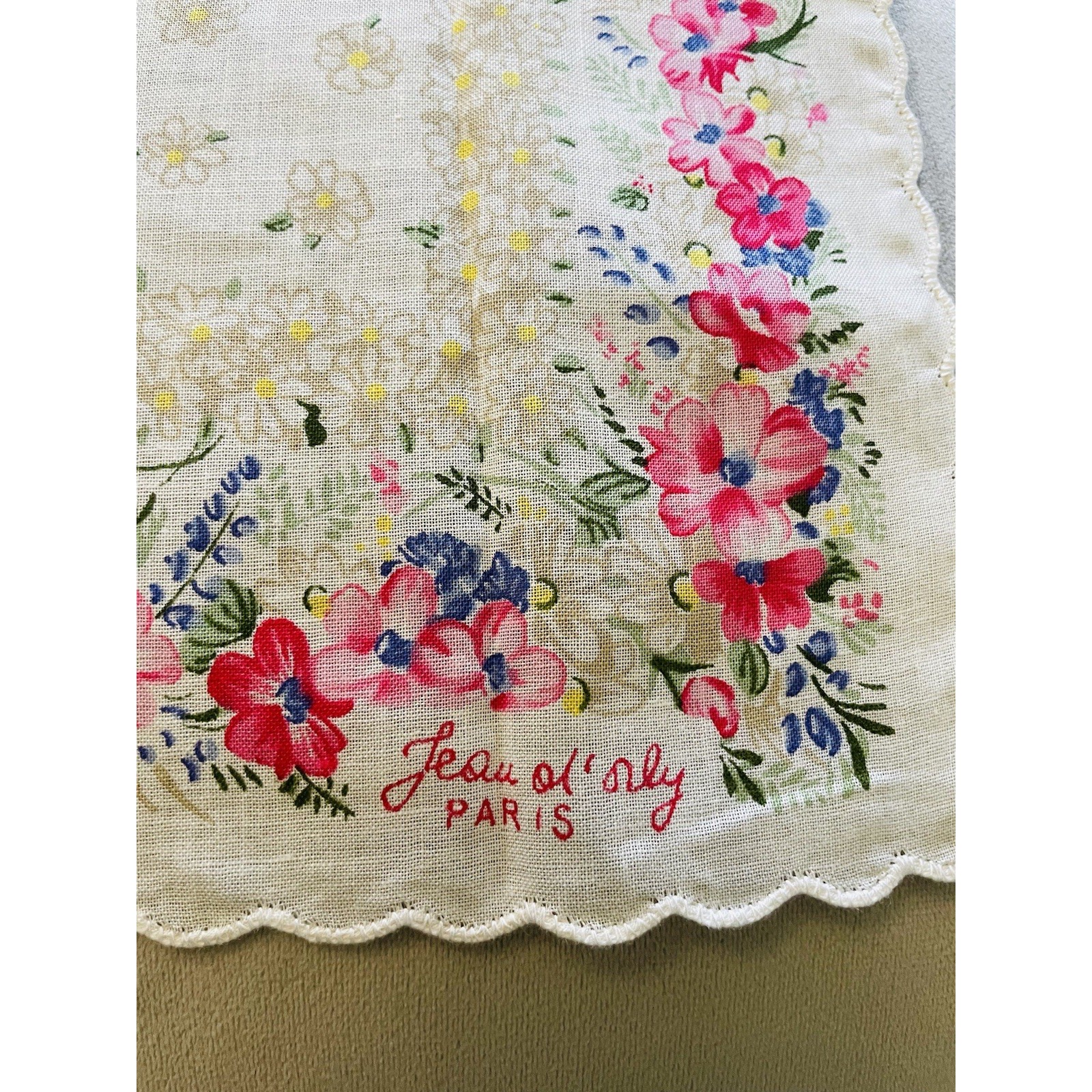 Vtg Jeau Dorly Paris Floral Scalloped Edged HandkerchiefPocket Square 12x12